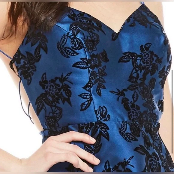 B. Darlin floral open back cocktail dress - Picture 5 of 7